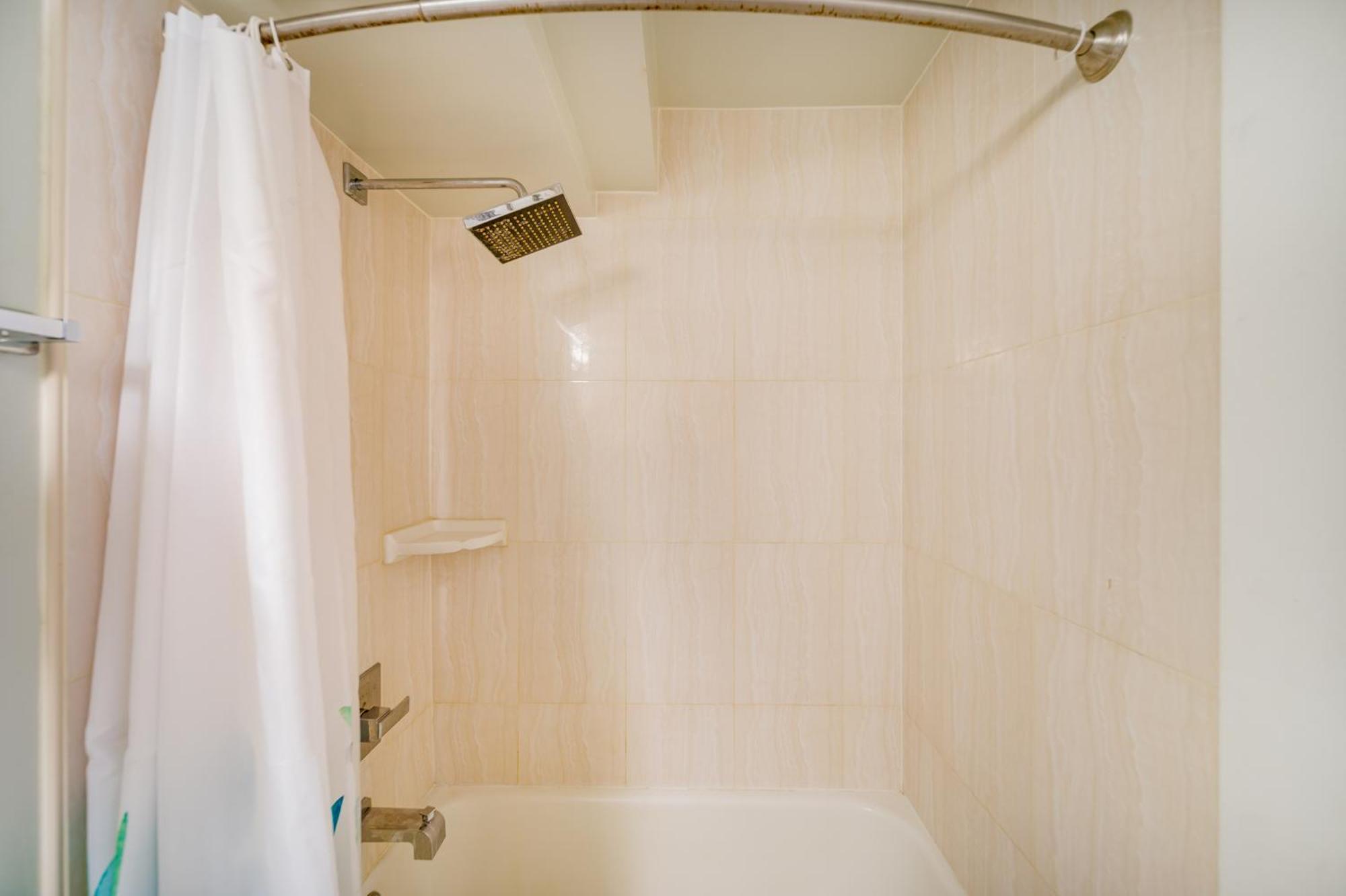 Island Colony Suites Гонолулу Номер фото