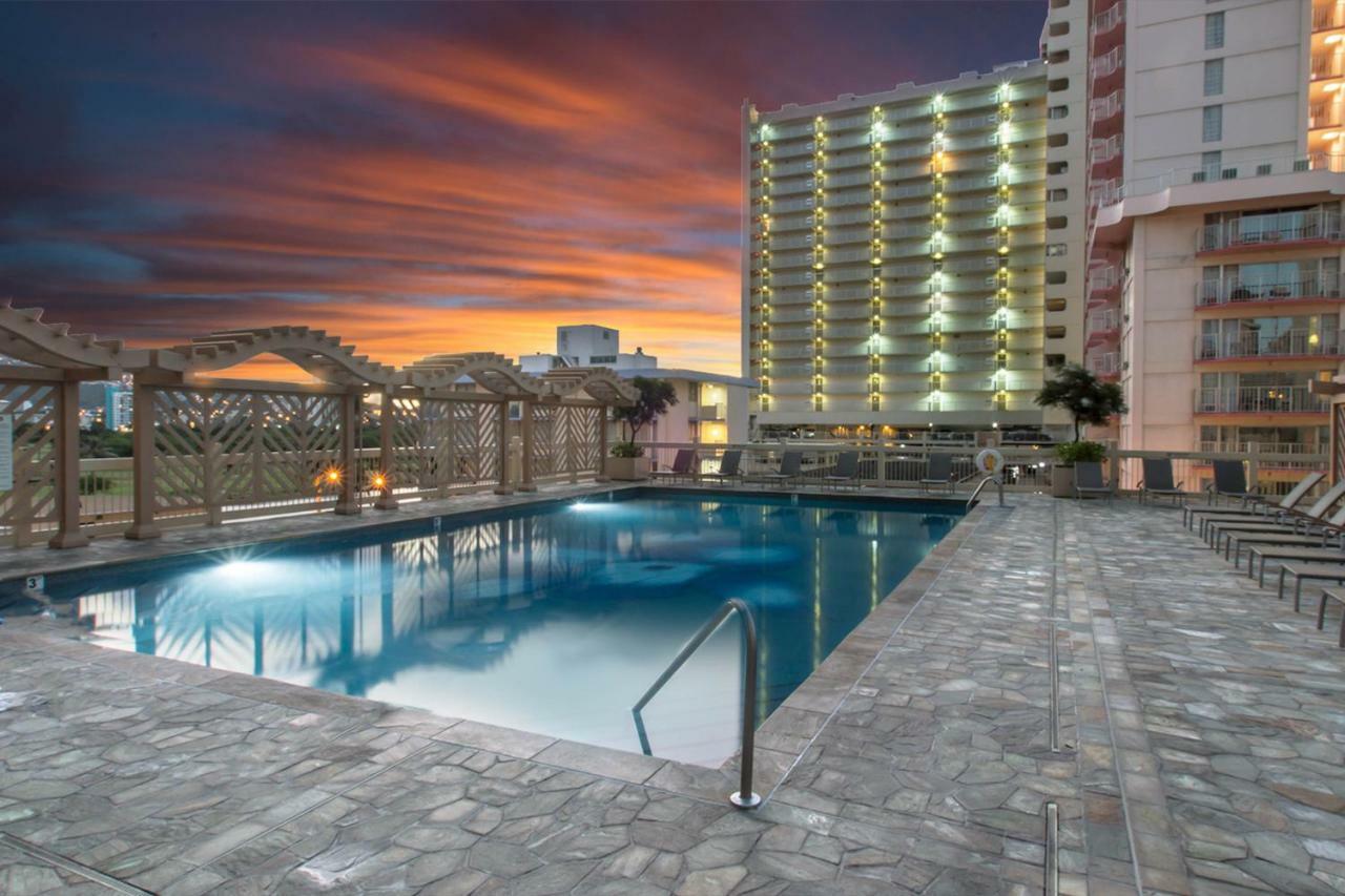 Island Colony Suites Гонолулу Экстерьер фото